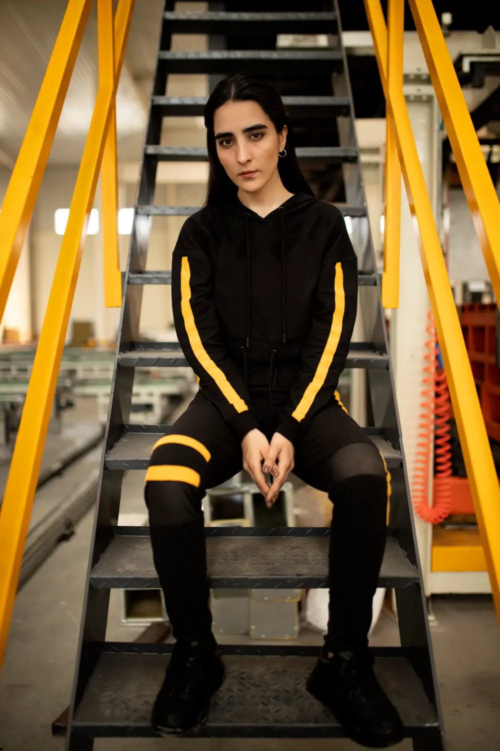 Zalmi Cropped Twinset - Black for Unmatched Comfort and Style