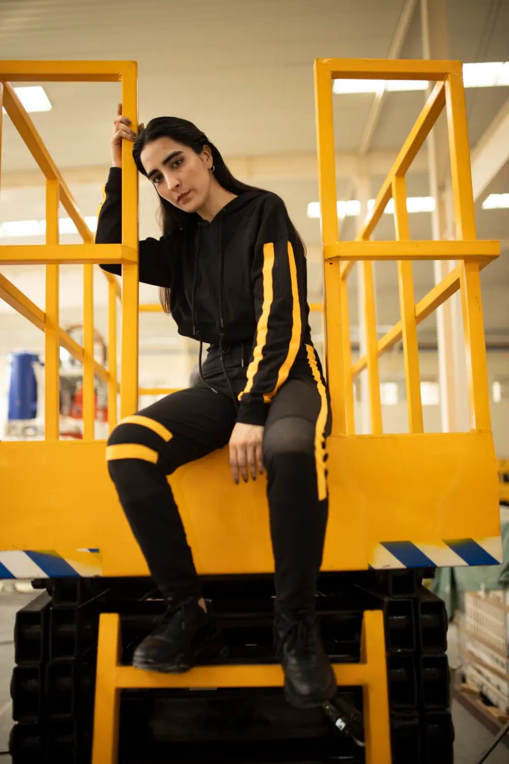 Zalmi Cropped Twinset - Black for Unmatched Comfort and Style